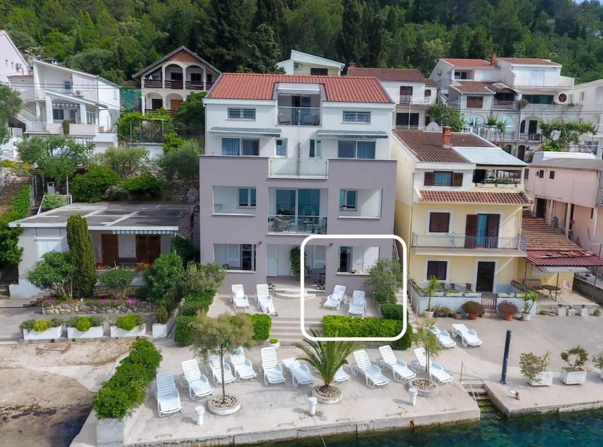 Apartment Antun - Adriatic Coast Retreat Blace Habitación foto