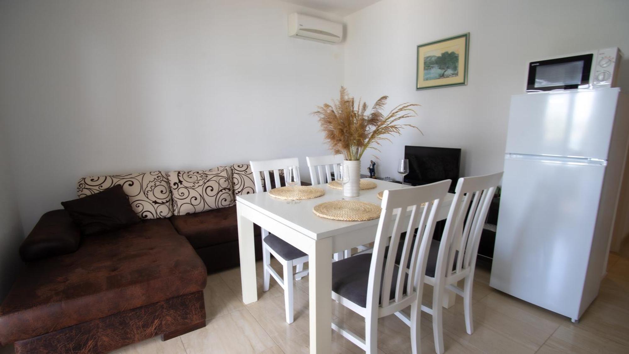 Apartment Antun - Adriatic Coast Retreat Blace Habitación foto